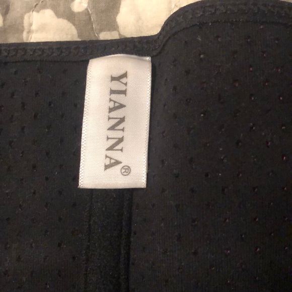 Yianna Waste trainer - Picture 2 of 2